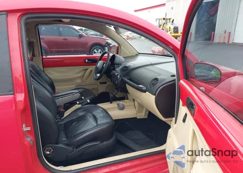 2001 Volkswagen New Beetle Gls z USA, uszkodzony, nr VIN 3VWCS21C71M408423